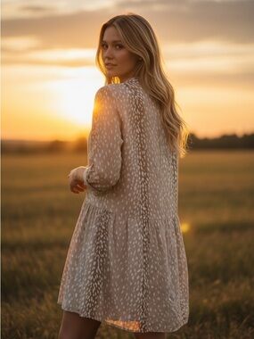 Tuckernuck Antelope Royal Shirt
Dress Size M